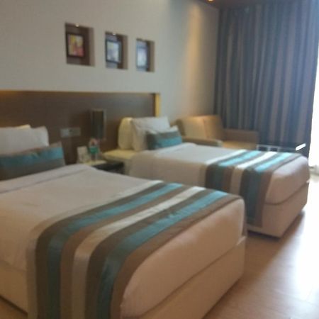 מלון Ramada By Wyndham נאווי מומבאי מראה חיצוני תמונה