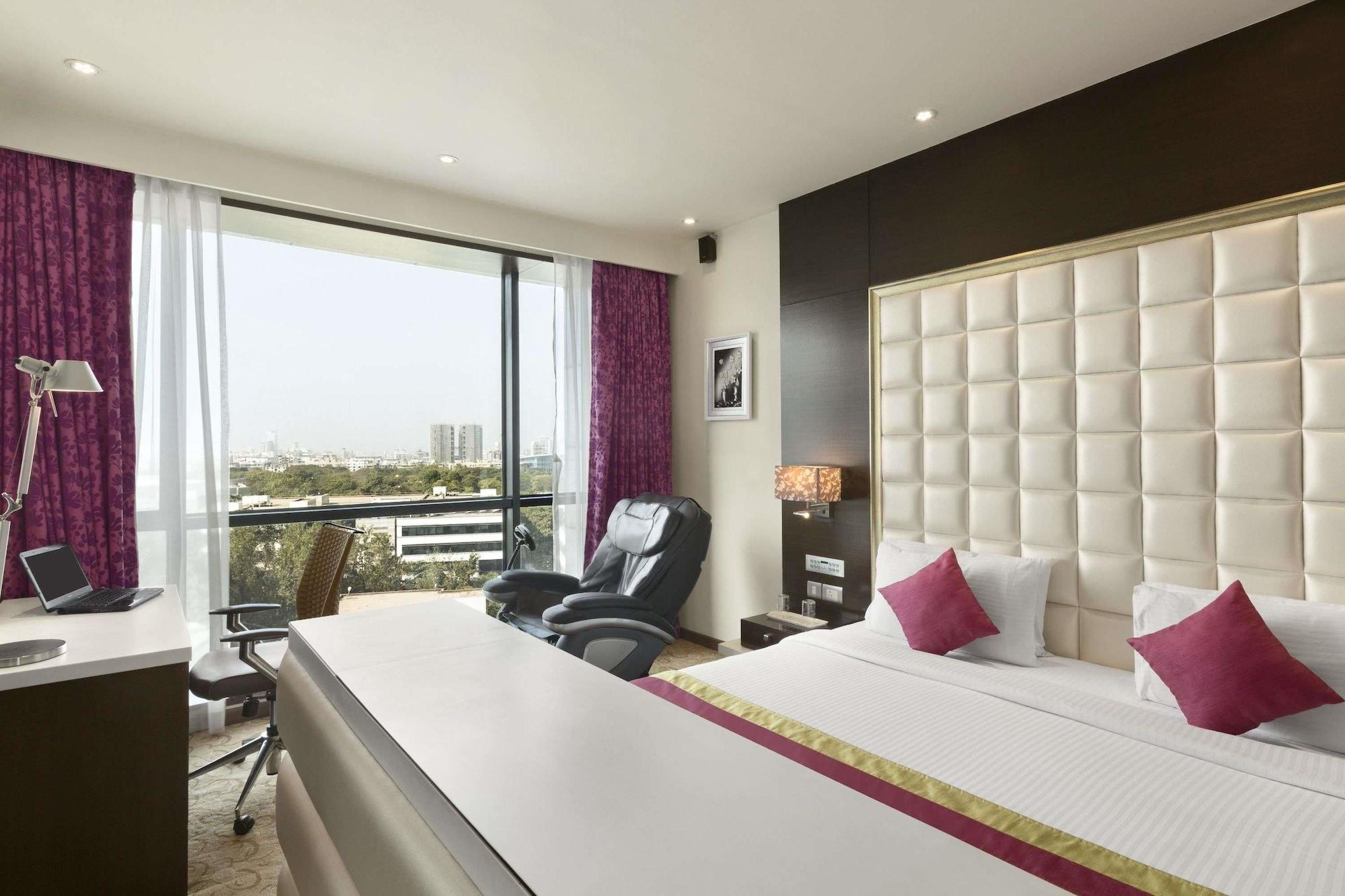 מלון Ramada By Wyndham נאווי מומבאי מראה חיצוני תמונה