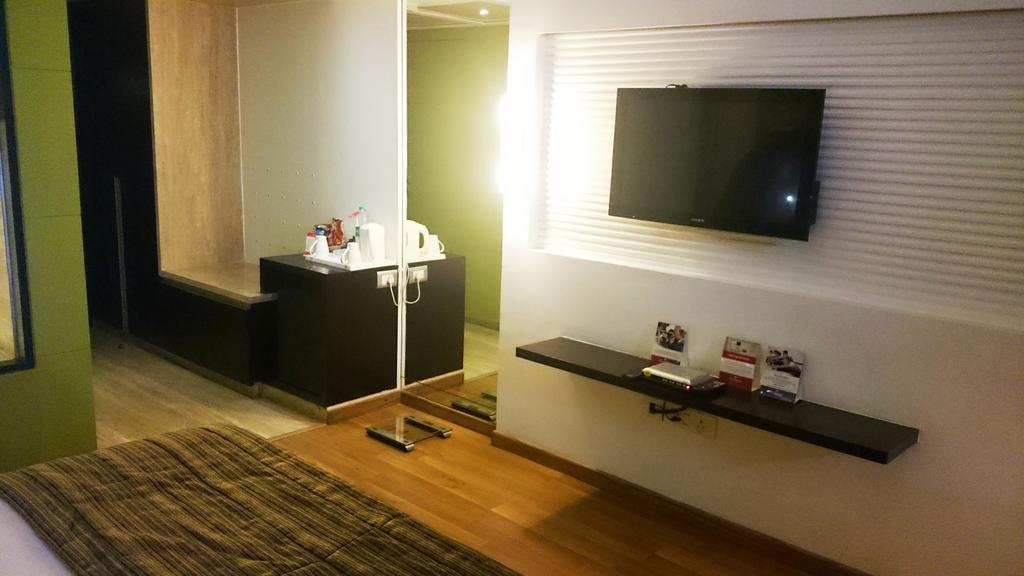 מלון Ramada By Wyndham נאווי מומבאי מראה חיצוני תמונה