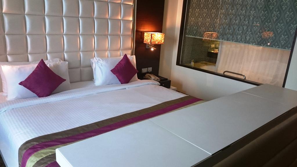 מלון Ramada By Wyndham נאווי מומבאי מראה חיצוני תמונה