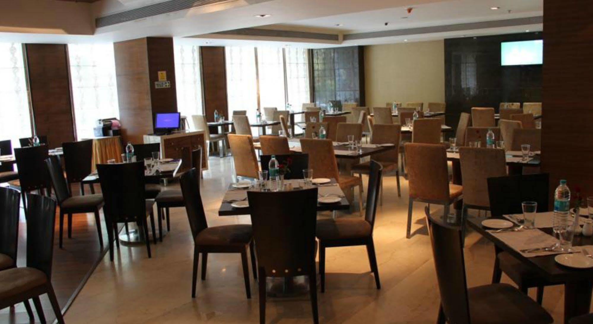 מלון Ramada By Wyndham נאווי מומבאי מראה חיצוני תמונה