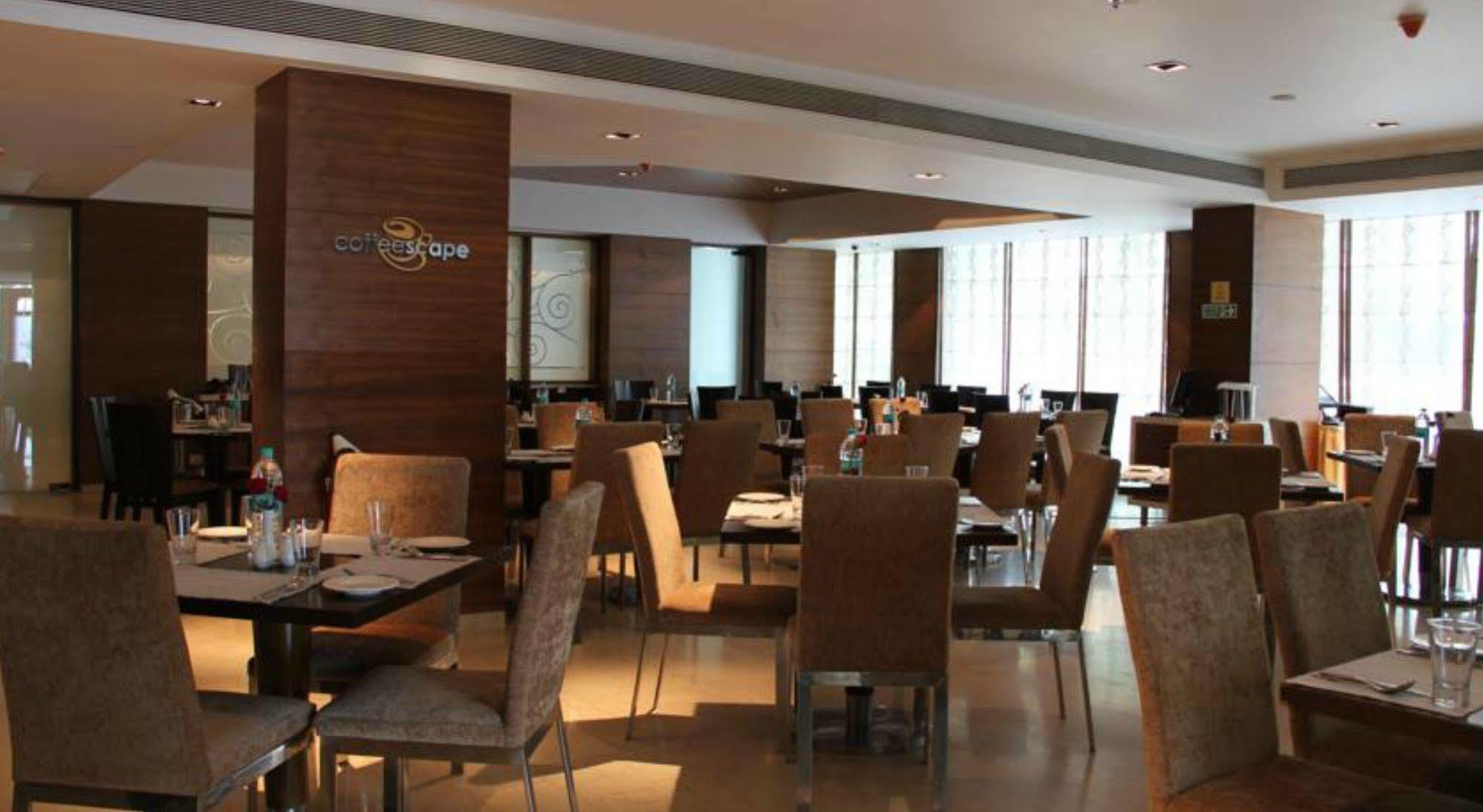 מלון Ramada By Wyndham נאווי מומבאי מראה חיצוני תמונה