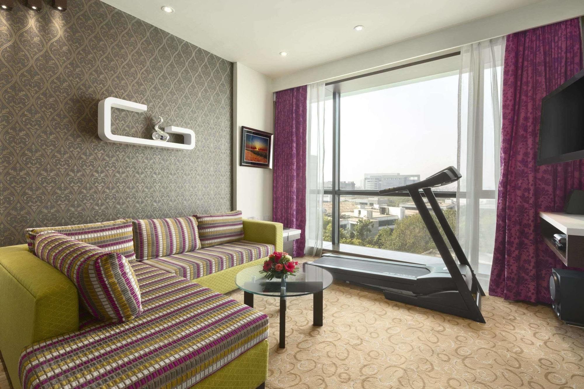 מלון Ramada By Wyndham נאווי מומבאי מראה חיצוני תמונה
