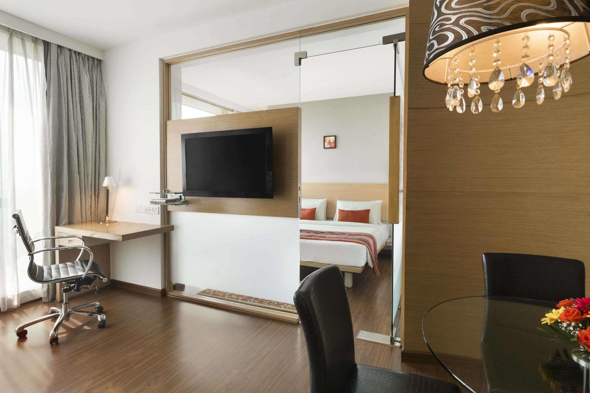 מלון Ramada By Wyndham נאווי מומבאי מראה חיצוני תמונה