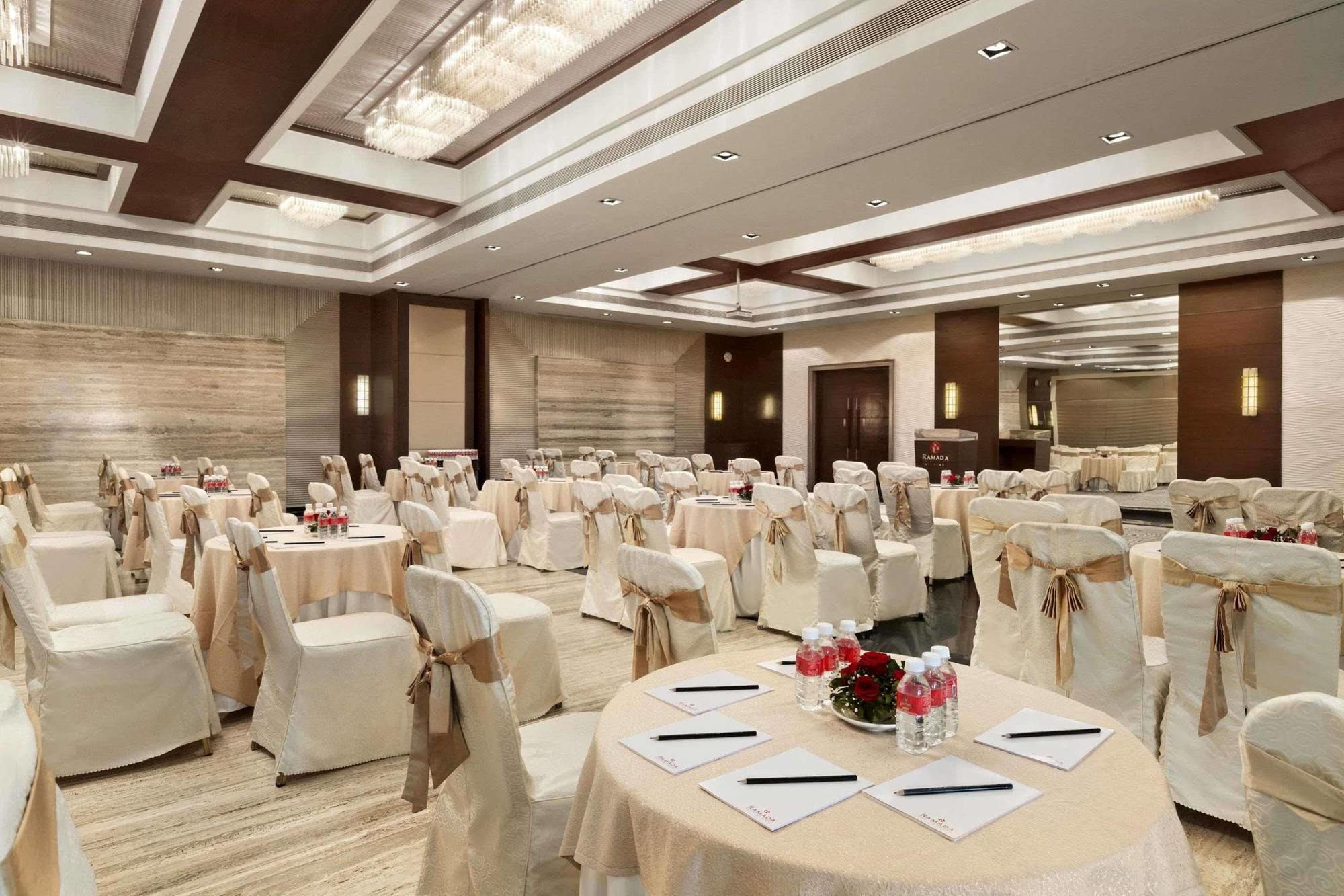 מלון Ramada By Wyndham נאווי מומבאי מראה חיצוני תמונה